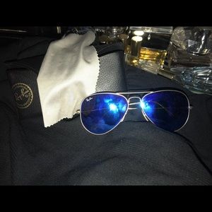 Ray-Ban Aviator sunglasses. Blue color